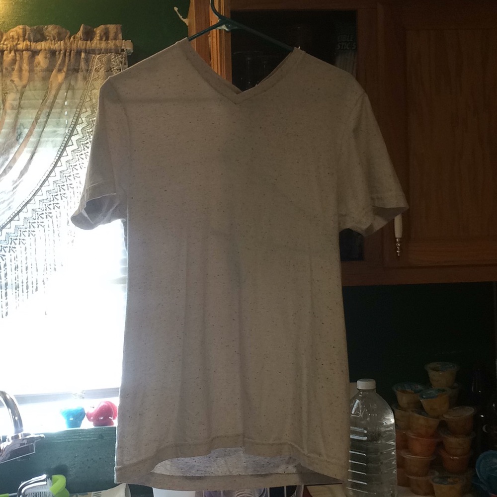 White tee shirt